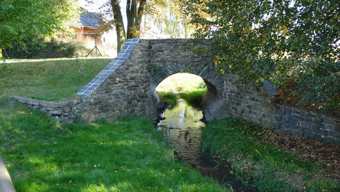 kamenný most v Ústíně
